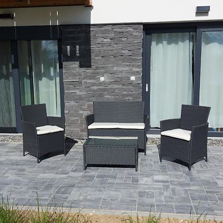 Lipno Apartments Bergmax: Ski Resort Retreat with Garden Terrace Cerna v Posumavi Exterior photo